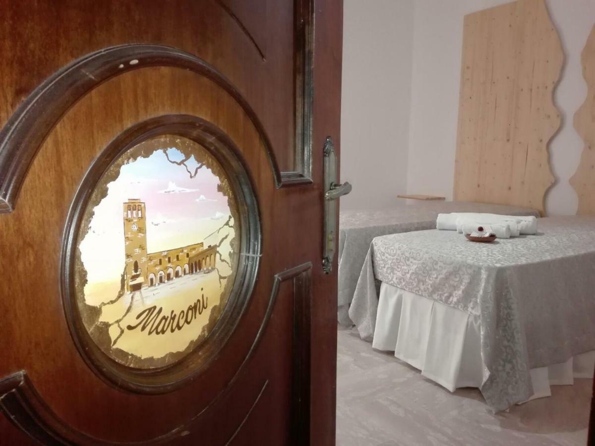 Bed And Breakfast Elettra Marconia Luaran gambar
